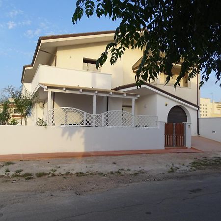 Linda Casa Vacanze Felline Kültér fotó