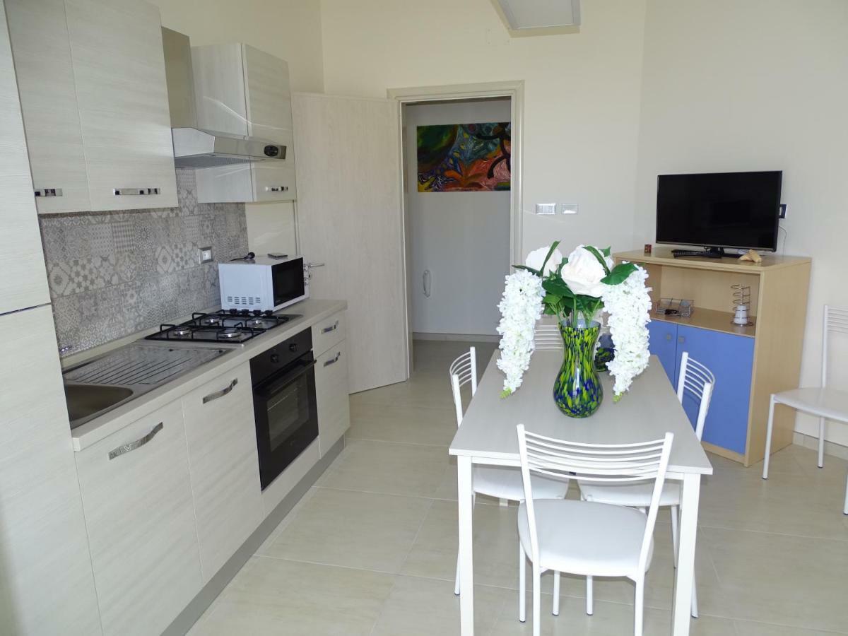 Linda Casa Vacanze Felline Kültér fotó