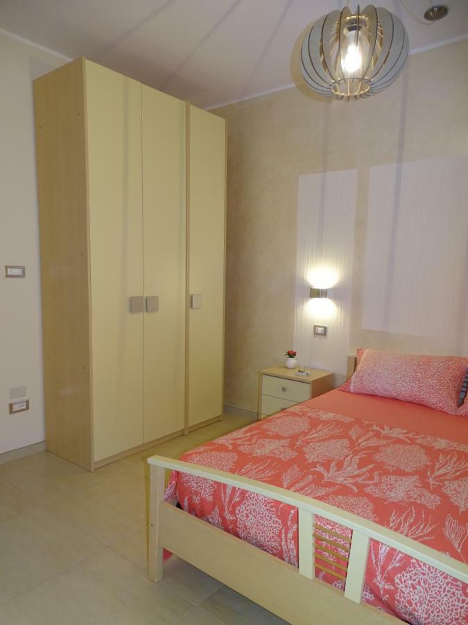 Linda Casa Vacanze Felline Kültér fotó