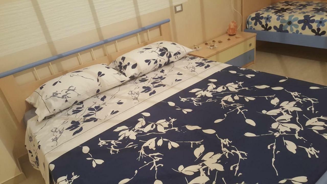 Linda Casa Vacanze Felline Kültér fotó
