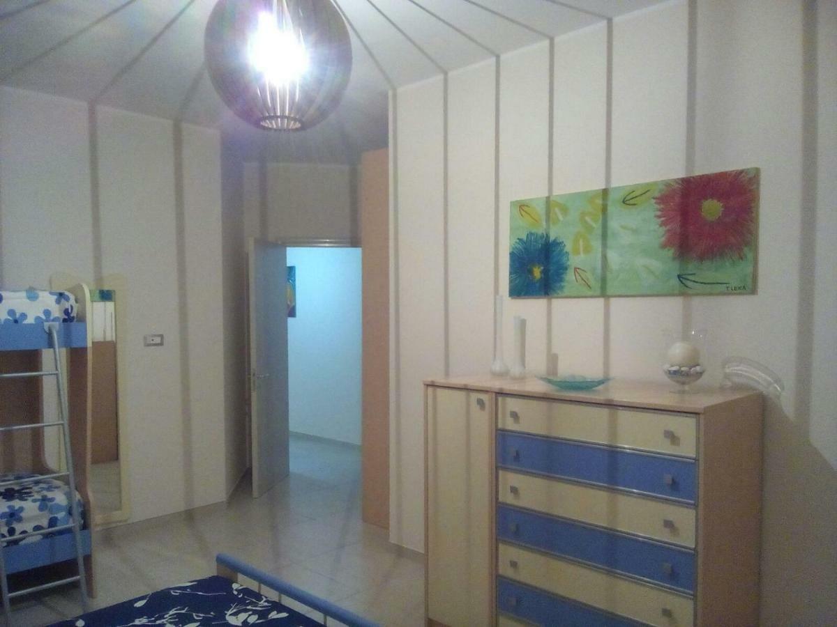 Linda Casa Vacanze Felline Kültér fotó